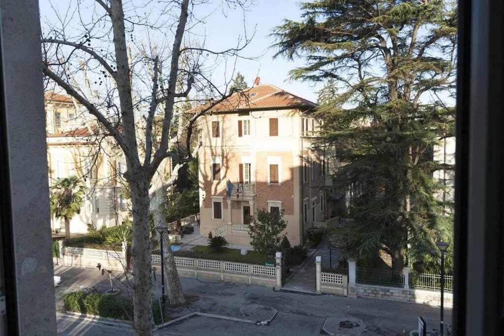 Ospitaci Appartamenti Viale Mezzetti Foligno Exterior foto